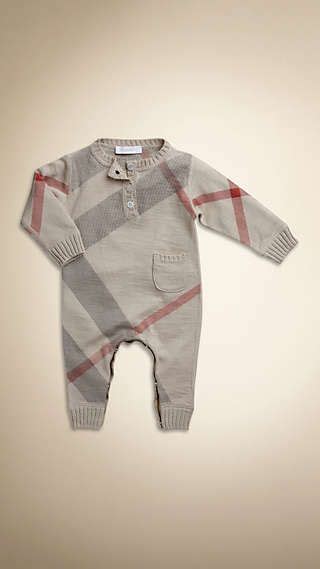 bambino burberry|Burberry brand newborn clothes.